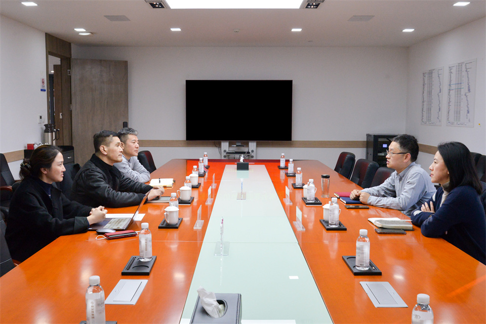 右一.jpg 右一.jpg